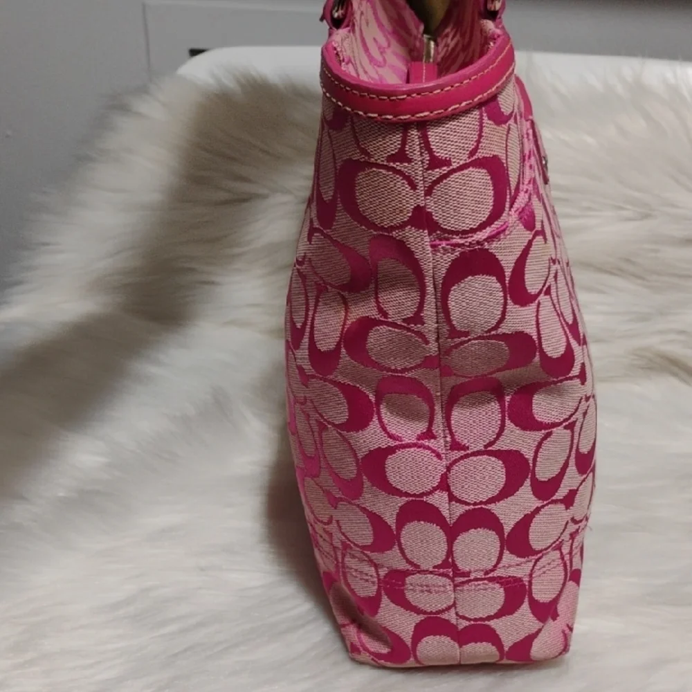 Authentic Coach Hampton Signature 🩷 Pink/Silver Tote GUC